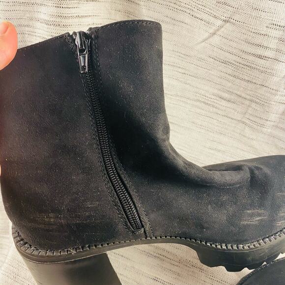 Wild Pair Margo Black Faux Suede Lug Sole Chunky Heeled Ankle Boots 10 Goth Punk - Picture 10 of 10